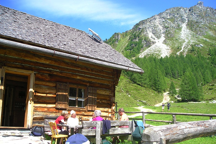 Jausenzeit bei unserer Alm